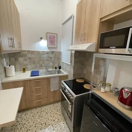 Apartment Bright & Stylish In The Heart Of Athens! *