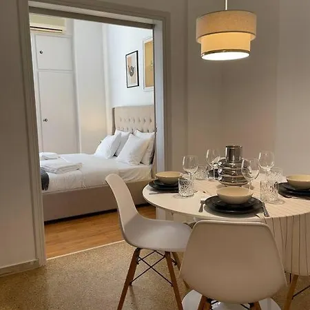 Bright & Stylish In The Heart Of Athens! Apartment *