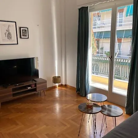 Bright & Stylish In The Heart Of Athens! Athen