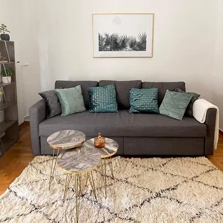 Bright & Stylish In The Heart Of Athens! Apartment