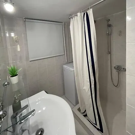 Apartment Bright & Stylish In The Heart Of Athens! *