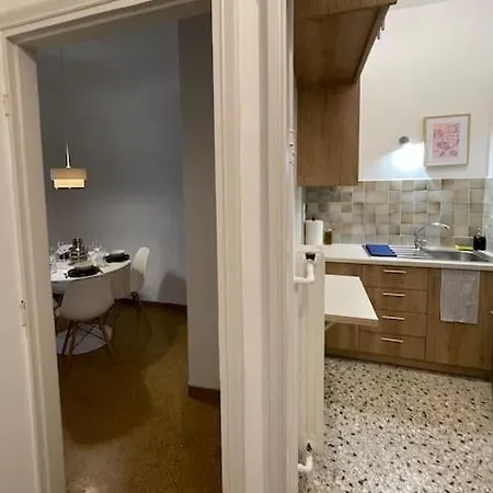 Bright & Stylish In The Heart Of Athens! Apartment *