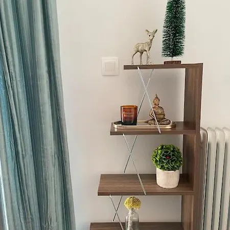 Apartment Bright & Stylish In The Heart Of Athens!